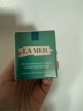 La Mer Rejuvenating Eye Cream